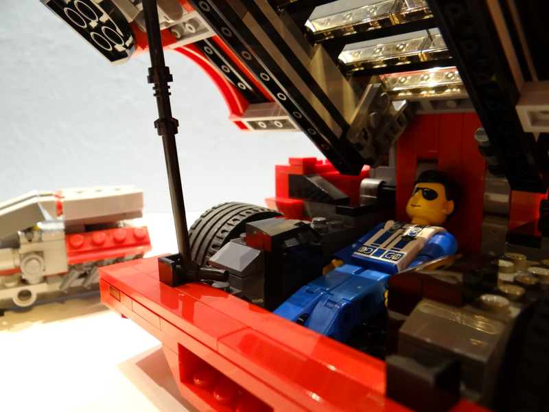 Illustration for article titled LEGO 10248 Ferrari F40 Review